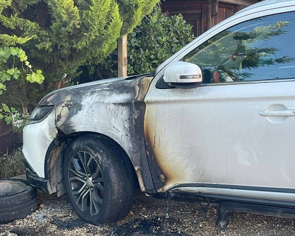 حرق مركبات واعتداءات واسعة للمستوطنين بالضفة الغربية