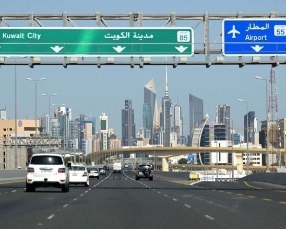 قصف إيراني لمناطق قرب مطار الكويت وفي البحرين.. والجيش الأمريكي ينفي إصابة مقر أسطوله الخامس