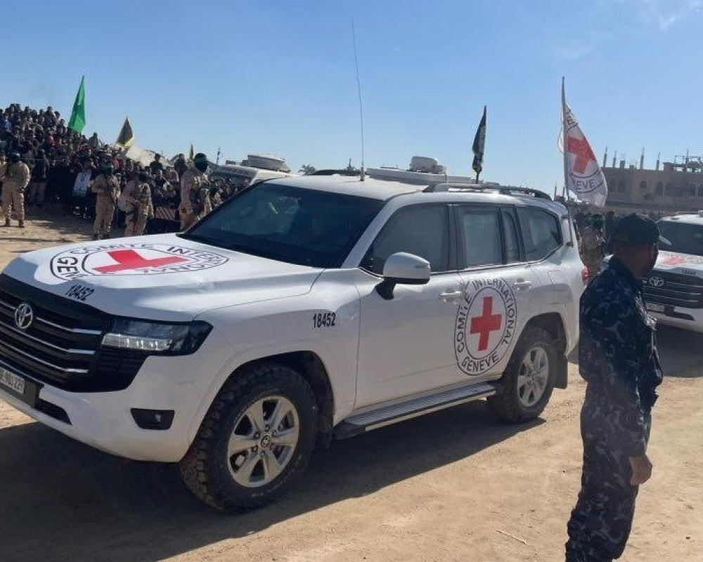 فلسطين – رابطة الأسير ونادي الأسير: استهداف الصليب الأحمر يكرّس ويمنح حصانة إضافية لجرائم الاحتلال بحق الأسرى فلسطين – رابطة الأسير ونادي الأسير: استهداف الصليب الأحمر يكرّس ويمنح حصانة إضافية لجرائم الاحتلال بحق الأسرى
