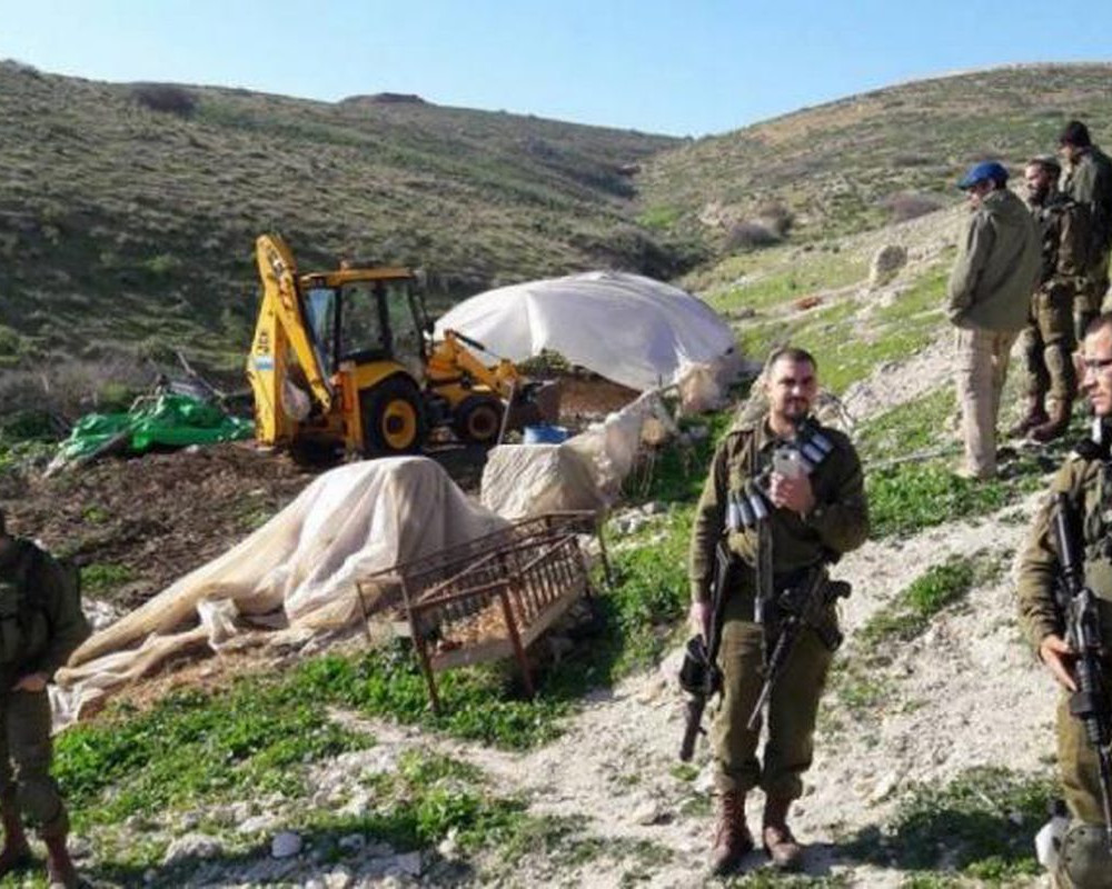 مستعمرون يهدمون "بركسا" زراعيا في عرابة جنوب جنين