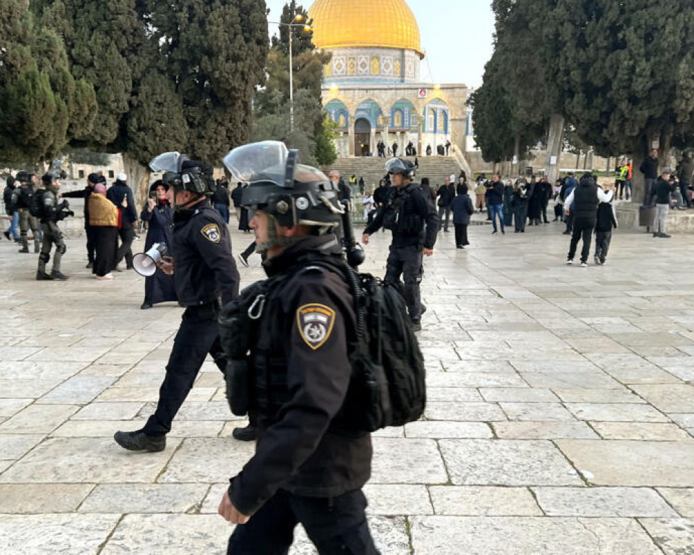 محافظة القدس تحذر من تراجع غير مسبوق في أعداد حراس الأقصى بسبب إجراءات الاحتلال