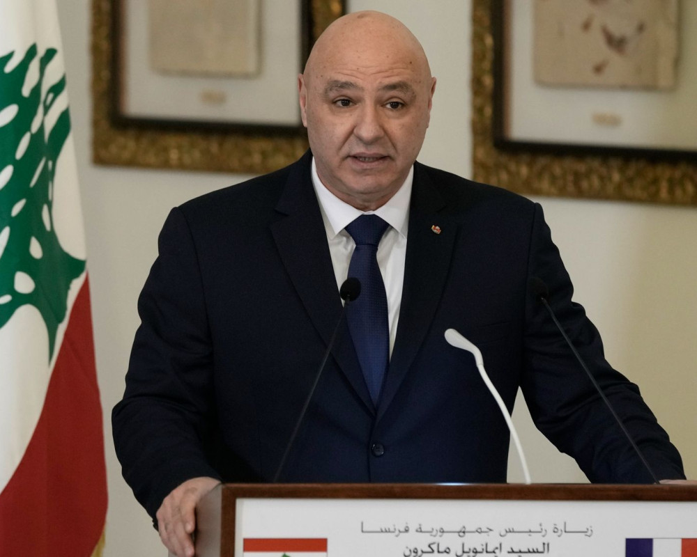 عون يدعو ترمب للضغط على إسرائيل للانسحاب من جنوب لبنان