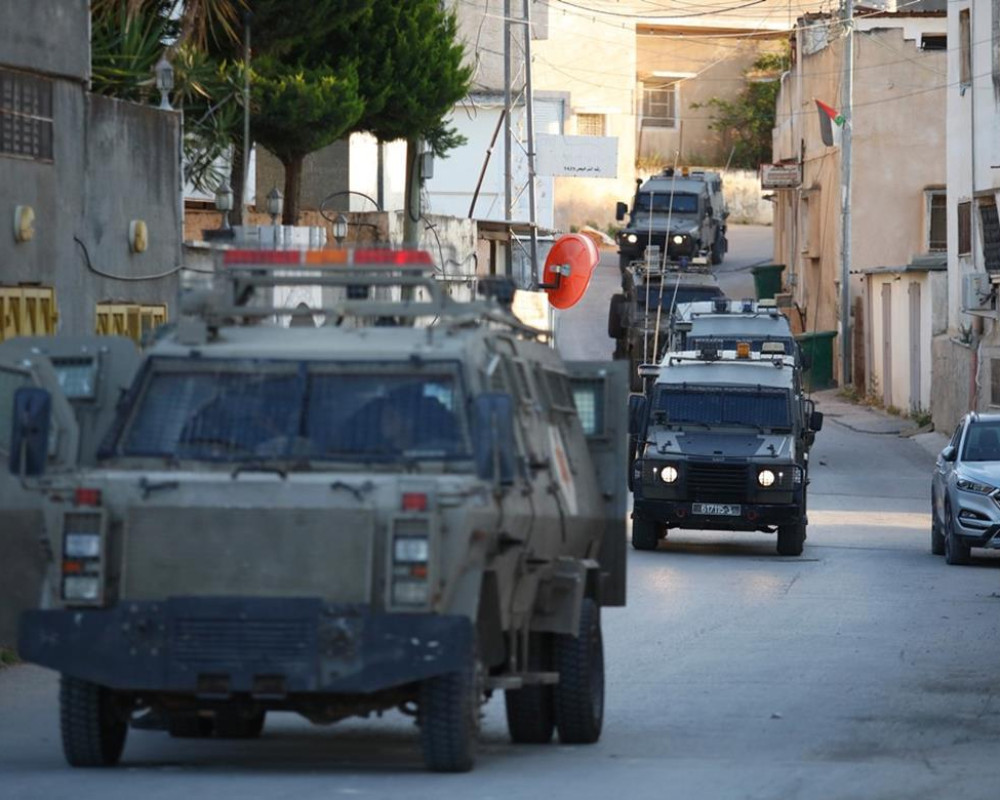 الاحتلال يحتجز مواطنين داخل منزل في سبسطية شمال غرب نابلس