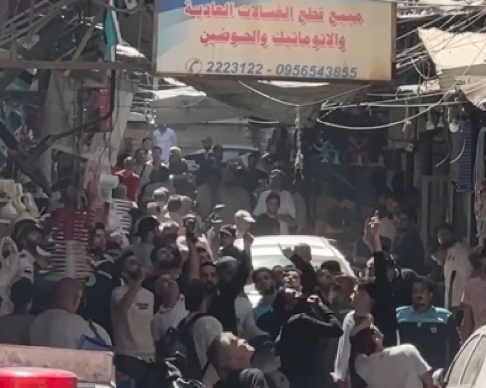 15 قتيلاً و16 مصابًا في انفجار عبوة ناسفة داخل مقهى وسط دمشق