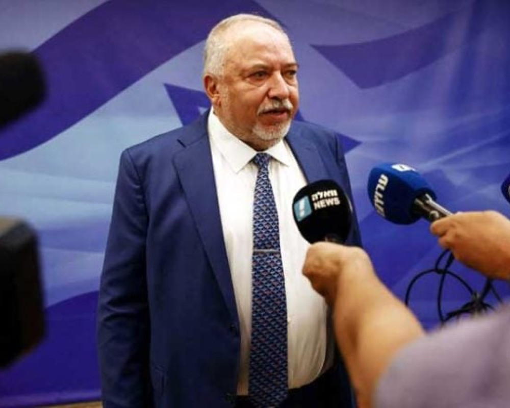 ليبرمان يهاجم حكومة نتنياهو ويحذر من نفاد ذخيرة الجيش خلال 10 أيام