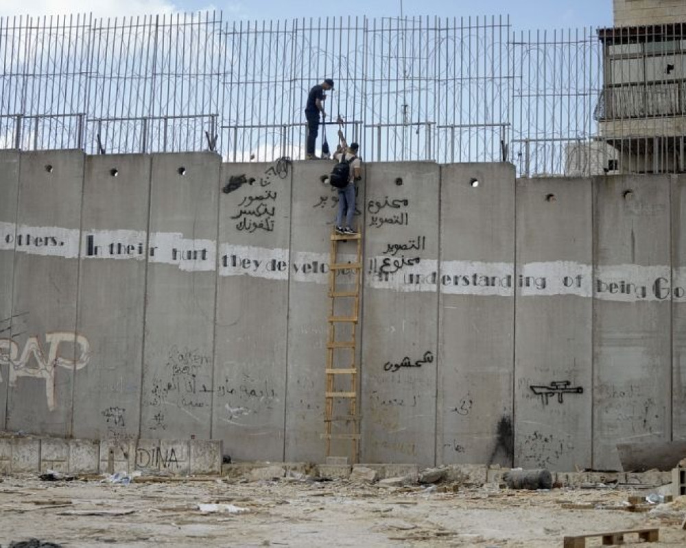 محافظة القدس: جدار الفصل في الرام مصيدة موت للعمال الفلسطينيين.. 39 إصابة وشهيدان منذ بداية العام و7 شهداء خلال 2025