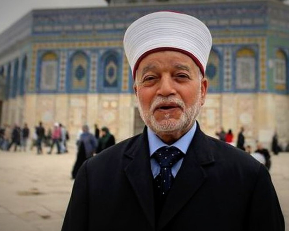 الاحتلال يعتقل المفتي الشيخ محمد حسين