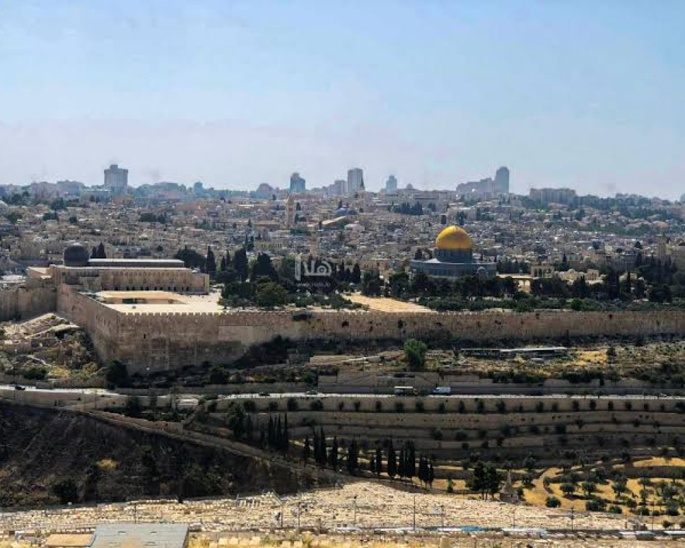 محافظة القدس تحذر: تحويل مستعمرة "جفعات زئيف" إلى مدينة خطوة لتكريس الاستعمار وعزل القدس