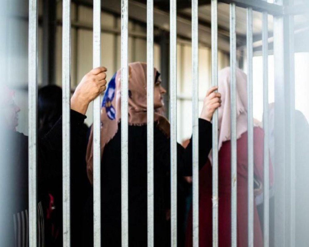 تحذيرات من تفاقم أوضاع الأسيرات المريضات في سجن الدامون ومطالبات بإنقاذ حياتهن