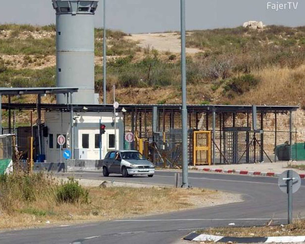 الاحتلال يشدد إجراءاته على حاجز بيت إكسا ويعيق حركة الفلسطينيين شمال غرب القدس