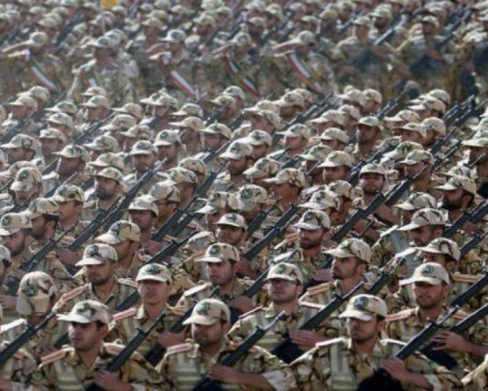 المرشد الايراني يصدر أمرا بـ 6 تعيينات في مناصب عسكرية كبرى بينها رئيس الأركان وقيادة الحرس الثوري