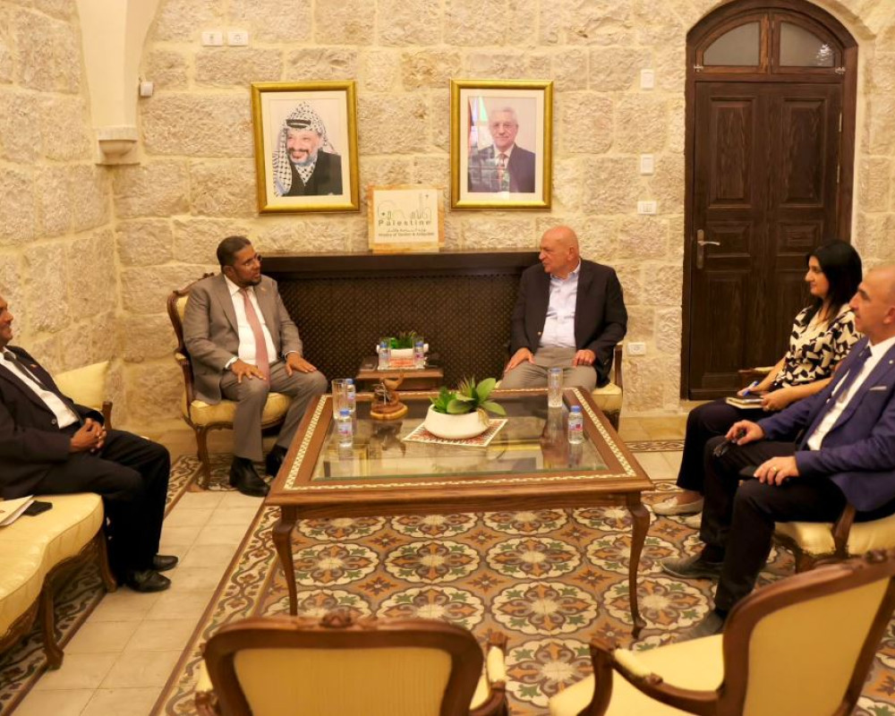 فلسطين وسريلانكا تبحثان آفاق التعاون في المجال السياحي