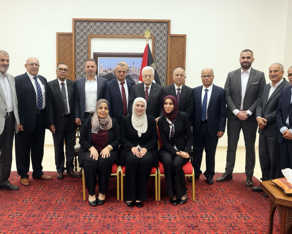 الرئيس يستقبل رئيس المجلس البلدي في طولكرم وأعضاءه المنتخبين
