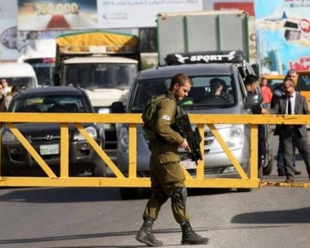 الاحتلال ينصب حاجزا عسكريا على طريق بيت عور ويغلق حاجز الجيب غرب رام الله