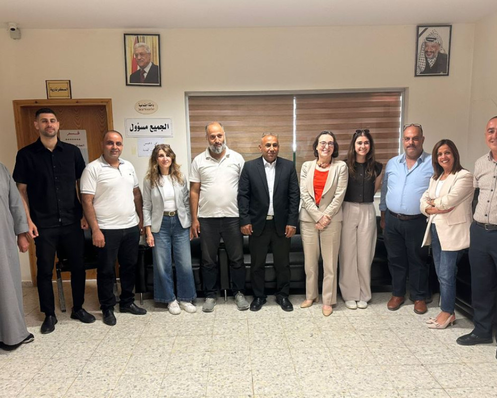 القنصل البلجيكي العام يطلع على احتياجات الزبابدة وأحوال المواطنين فيها