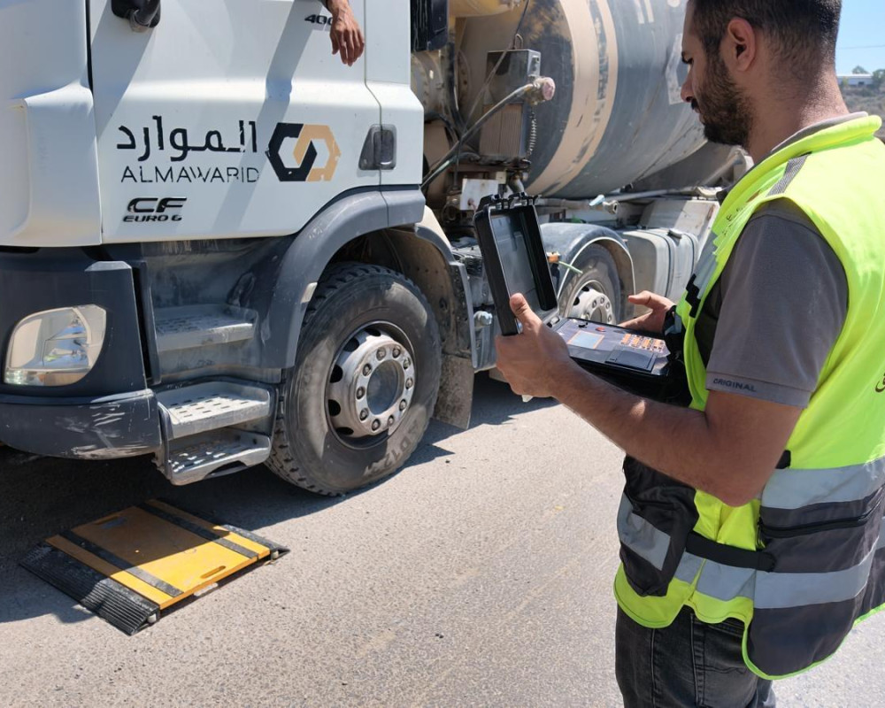 "النقل والمواصلات": بدء استخدام موازين الكترونية حديثة وميدانية لقياس أوزان الشاحنات