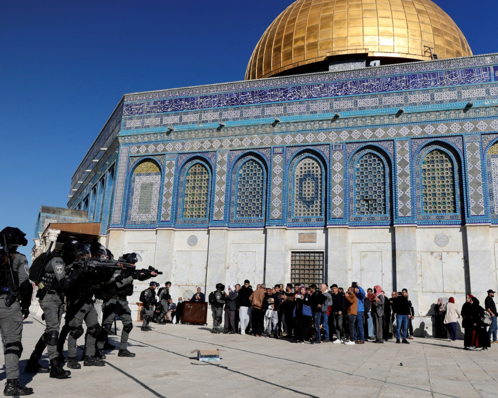 الأوقاف الإسلامية: أكثر من 240 مستوطنًا يقتحمون المسجد الأقص