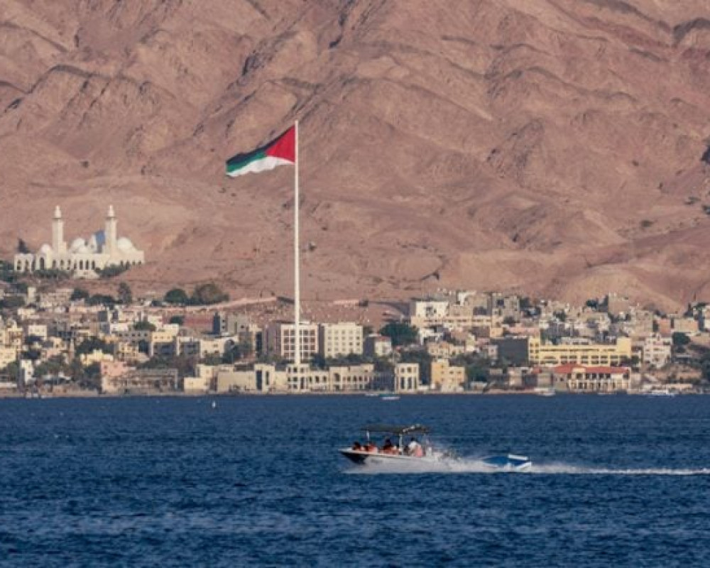 الأردن… إصابة 11 شخصا بالاختناق جراء تسرب لغاز الأمونيا في مدينة العقبة