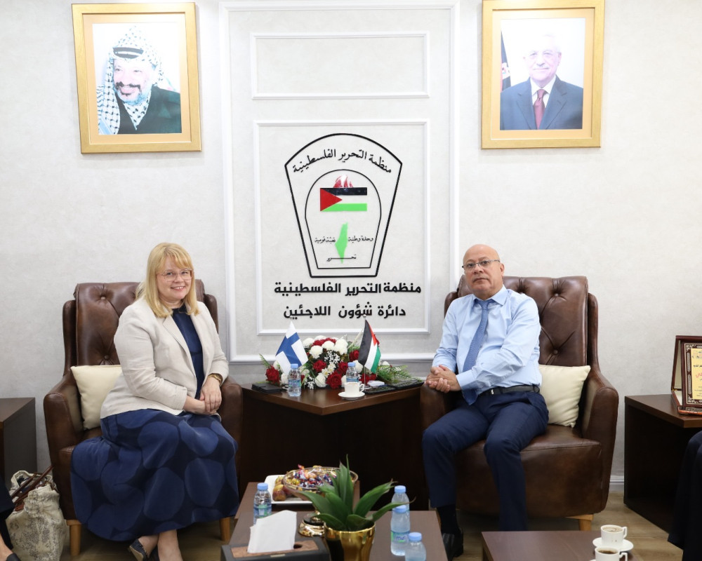 خلال لقائه رئيسة بعثة فنلندا لدى فلسطين: ابو هولي يطالب فنلندا بإعادة النظر في قرار عدم تجديد تمويل الأونروا