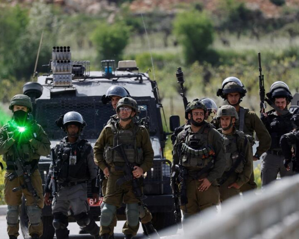 إعلام عبري يدعي : اعتقال ضابط بالأمن الفلسطيني قرب نابلس خلال عملية خاصة