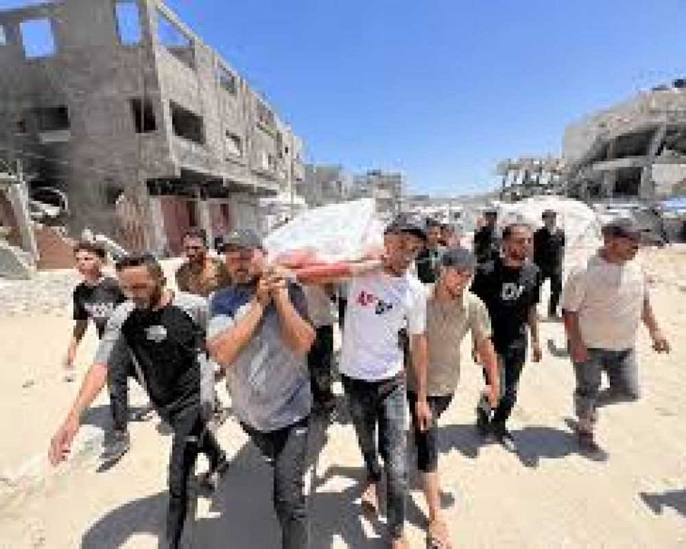 استشهد 7 فلسطينيين وأصيب آخرون بينهم أطفال ونساء في قطاع غزة