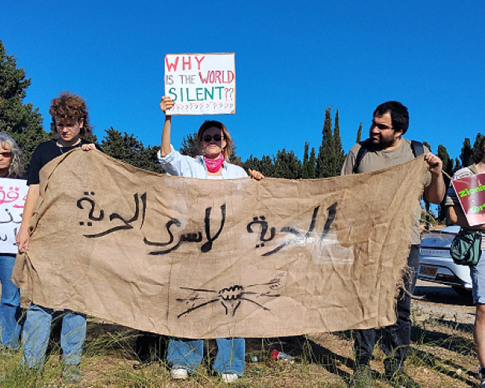 أكثر من 90 أسيرة يتعرضن لجرائم منظمة في سجون الاحتلال