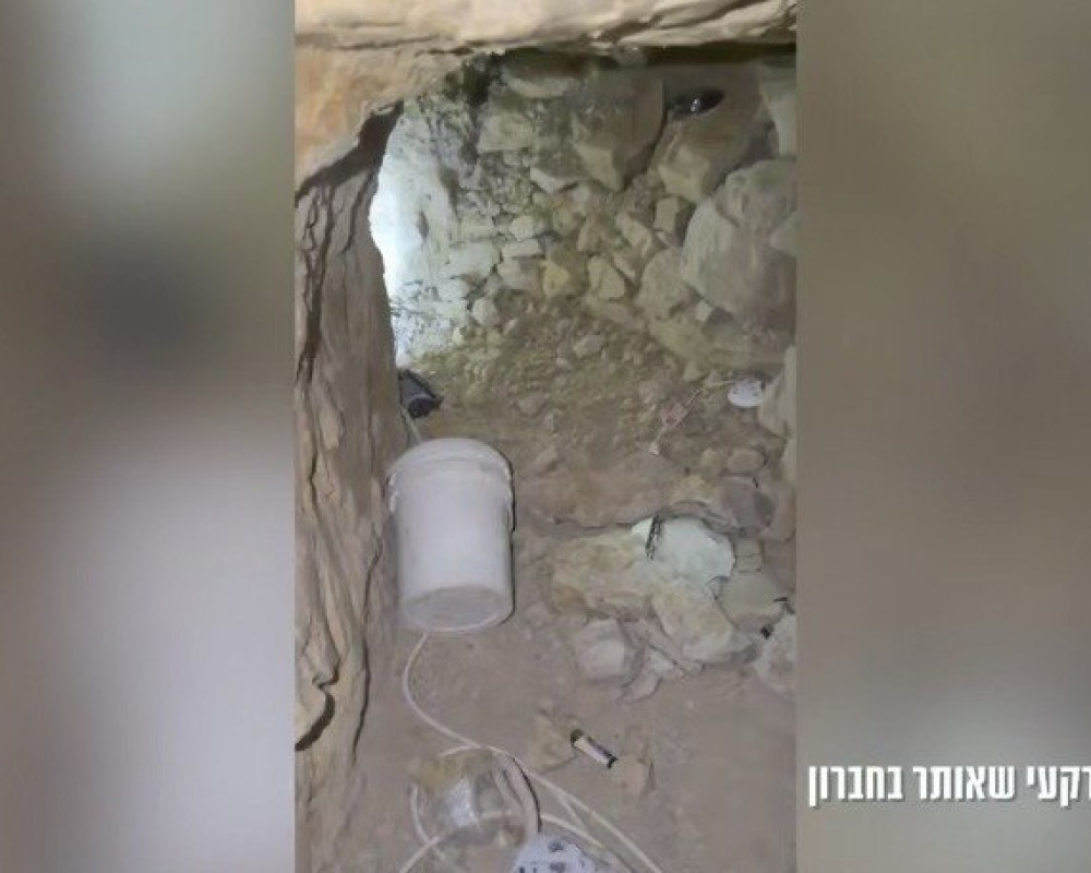 الجيش الإسرائيلي يعلن اكتشاف كهف تحت الأرض قرب منزل أحد منفذي عملية الخليل
