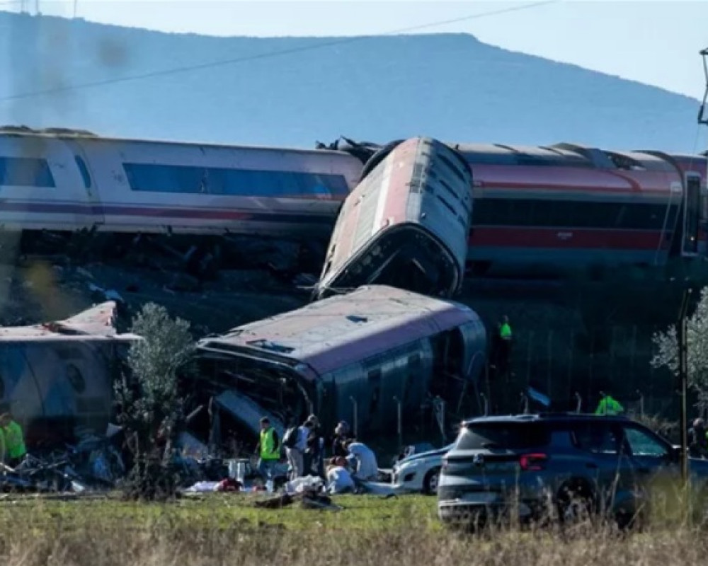 الرئيس عباس يعزي ملك إسبانيا في ضحايا حادث تصادم القطارين بمقاطعة توليدو
