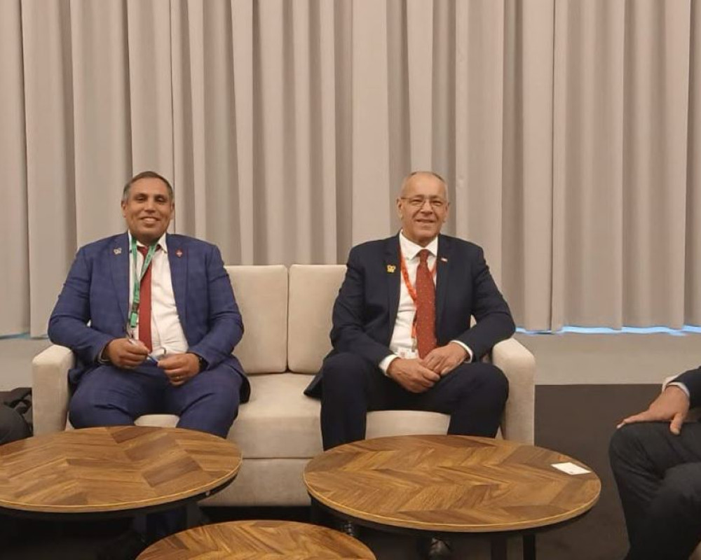 م. سمحان يبحث مع وزير البيئة التونسي تعزيز التعاون في المجالات البيئية وحماية الطبيعة