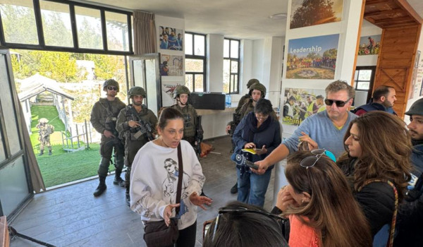 رام الله: الاحتلال يحتجز عددا من الصحفيي...