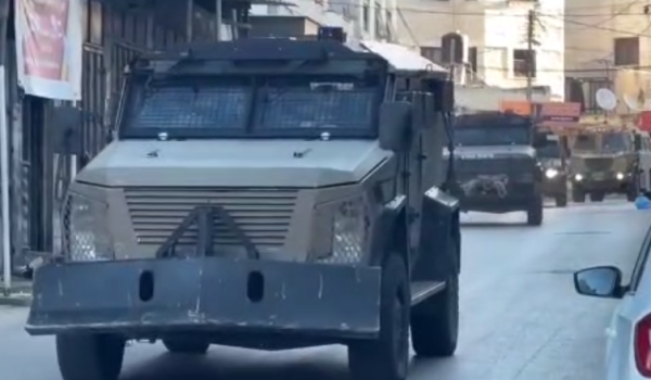 الاحتلال يحتجز عددًا من الصحفيين ويحاصر ...