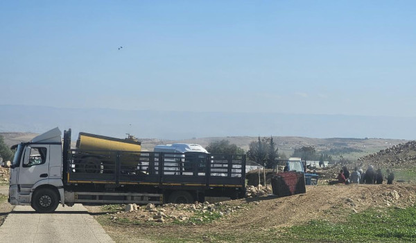 عائلات من شلال العوجا تفكك مساكنها قسرًا...