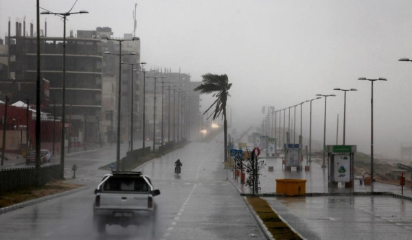 حالة الطقس: أمطار غزيرة مصحوبة بعواصف رع...