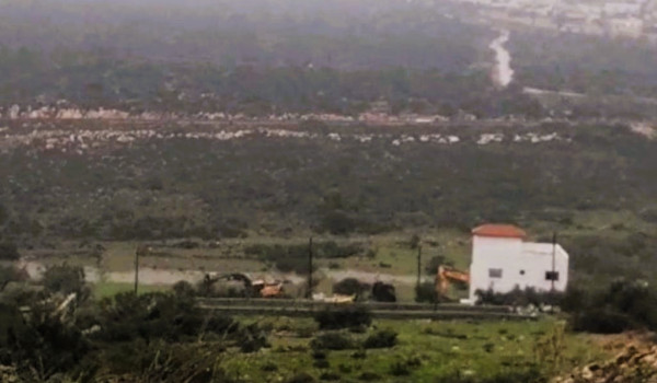 الاحتلال يشرع بهدم منزل في بلدة كفر الدي...