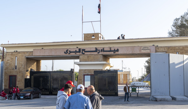 إسرائيل ترفض فتح معبر رفح و تتنصل من الا...