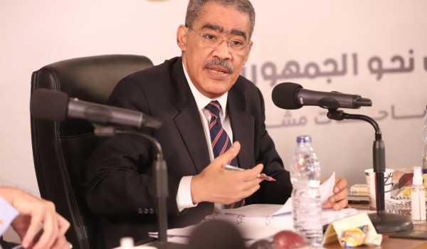 مصر: اللجنة الإدارية في غزة تتولى الخدما...