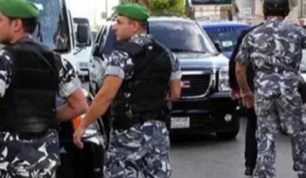 القضاء اللبناني يدّعي على أربعة أشخاص بت...