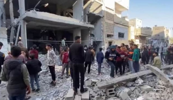 استشهاد 8 فلسطينيين في غارات الاحتلال عل...