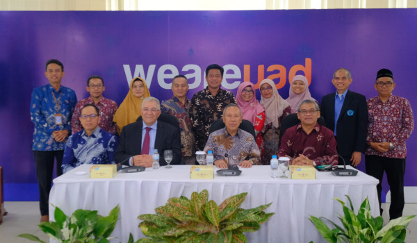 توقيع اتفاقيات استراتيجية بين جامعة القد...