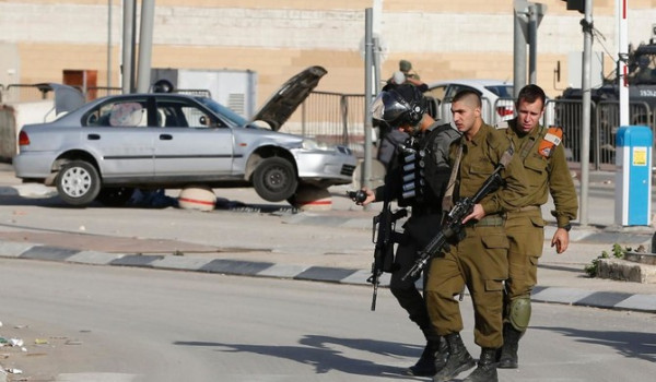 قوة خاصة من جيش الاحتلال تعتقل مواطنا من...