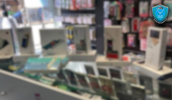 القبض على مشتبه به بسرقة محل أجهزة خلوية...