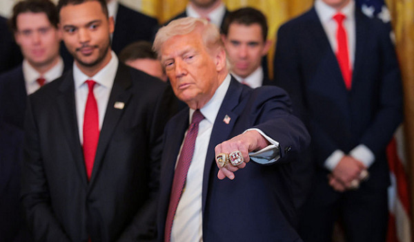 واشنطن بوست: تراجع ترامب عن ضربة وشيكة ض...