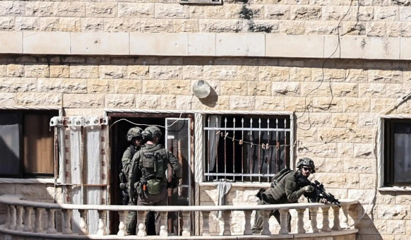 قوات الاحتلال تحوّل منزلاً في بلدة حزما ...