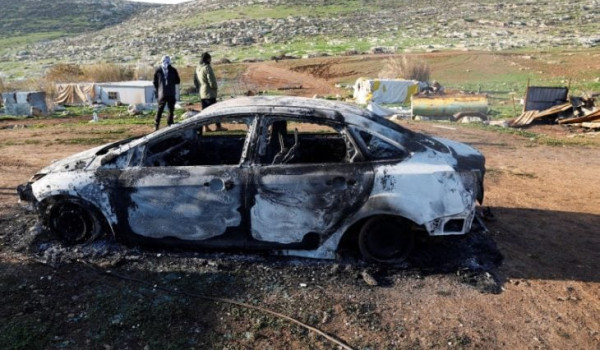 اعتداءات المستوطنين: يحرقون 3 جرافات وسي...