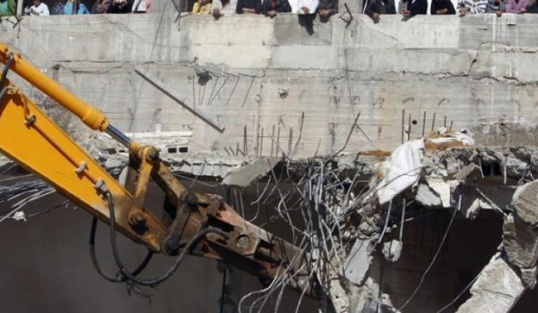 الاحتلال يخطر بوقف العمل في مسكنين جنوب ...