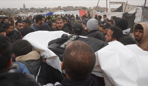 تشييع ثلاثة صحفيين استشهدوا بغارة إسرائي...