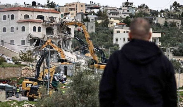 جيش الاحتلال يهدم منزلا فلسطينيا ومنشأة ...