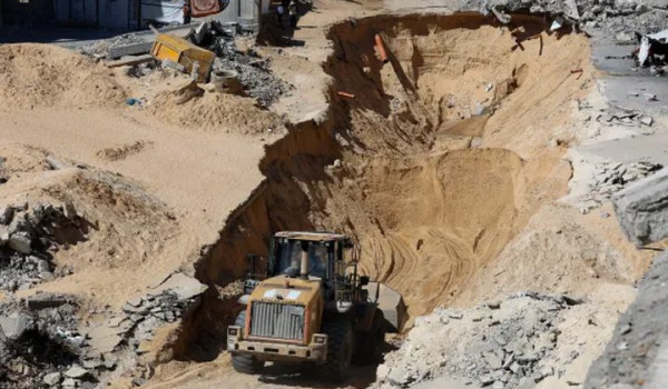 الاحتلال ينبش أكثر من 200 قبر في غزة بحث...