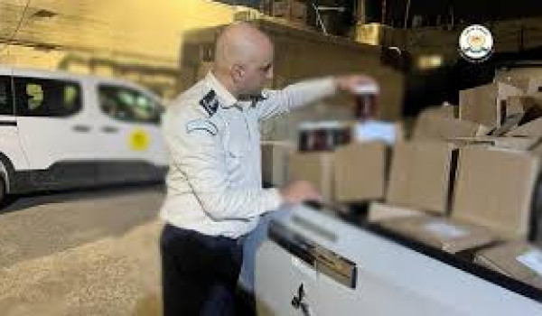 الاقتصاد والضابطة الجمركية تضبط سلعة غذا...