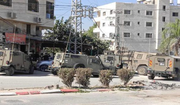 الاحتلال يداهم محال تجارية في العيزرية...